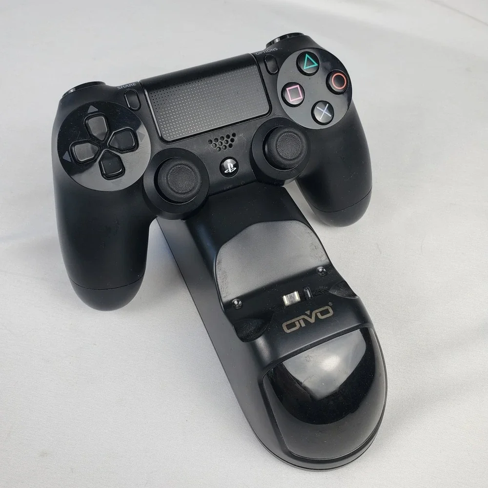 Sony DualShock 4 Wireless PS4 Controller Black w/ OIVO 2 Controller Charge Dock